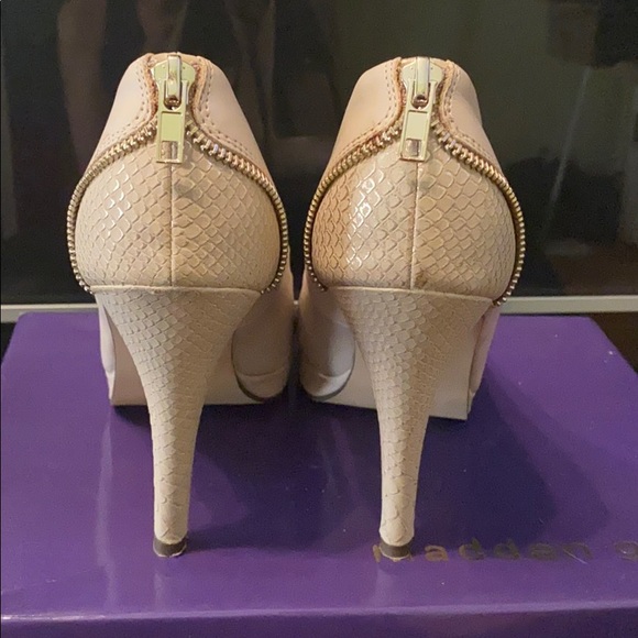 Call it Spring heels - Picture 4 of 11